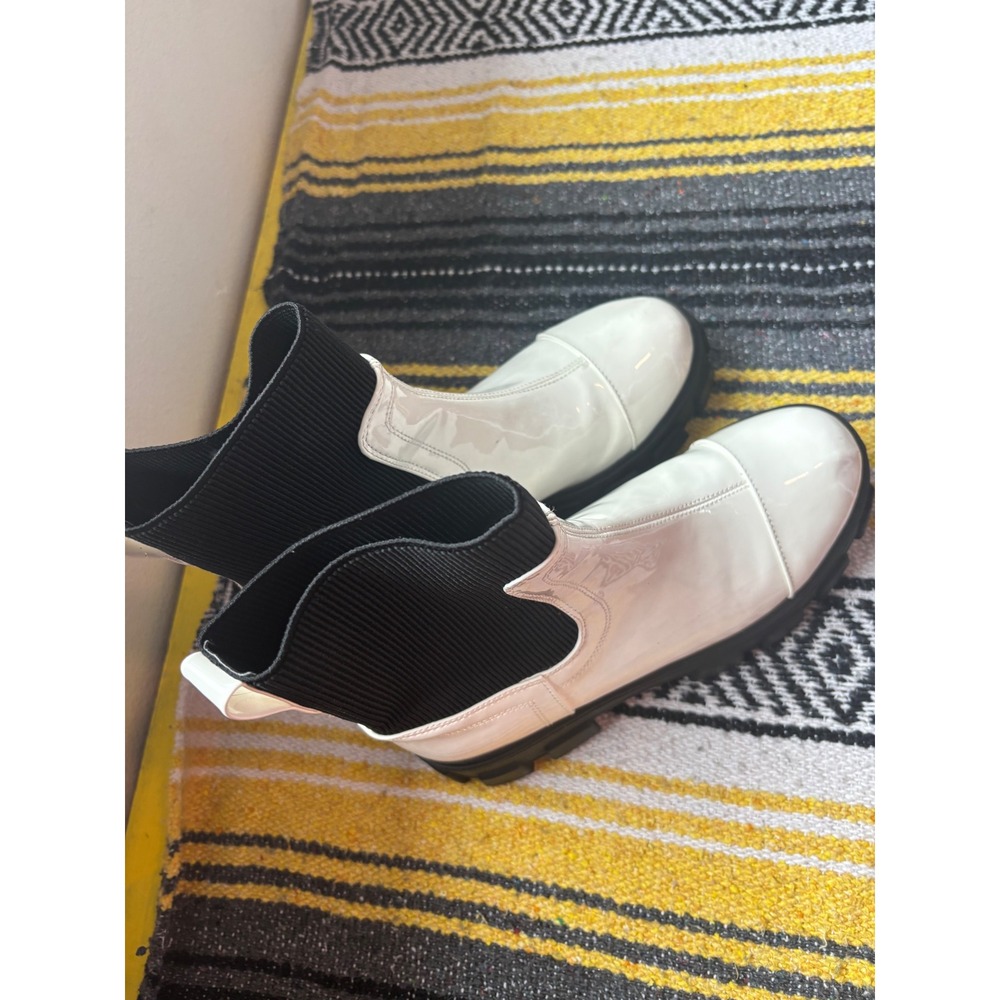 Circus NY by Sam Edelman Darielle‎ White Patent Lug Sole Chelsea Boots Size 8M